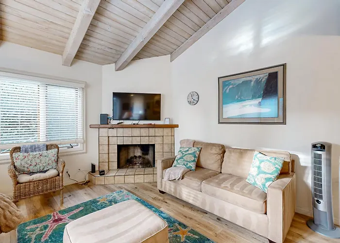 Sunny\'S Santa Barbara Beach House